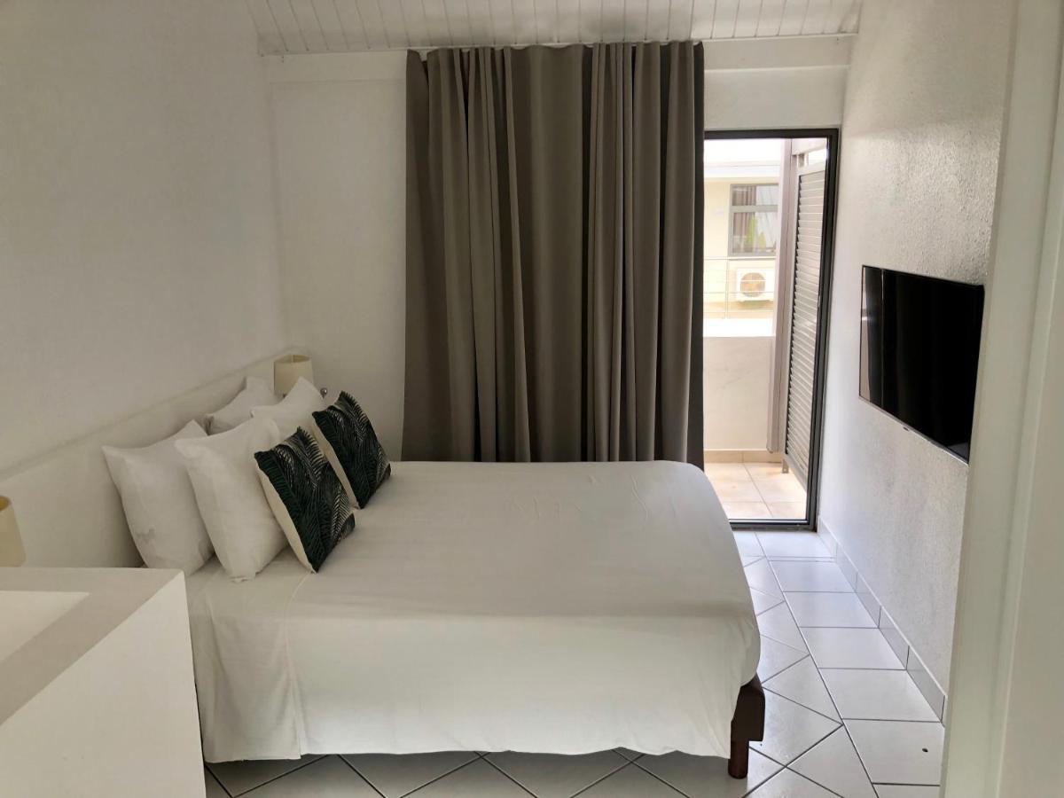 Centr'Hotel Маригот Екстериор снимка