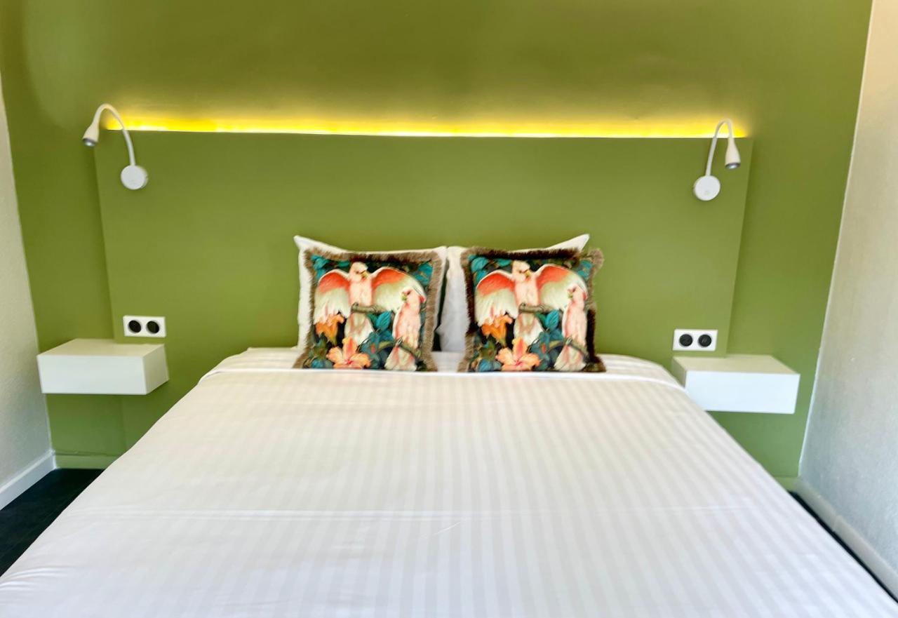 Centr'Hotel Маригот Екстериор снимка