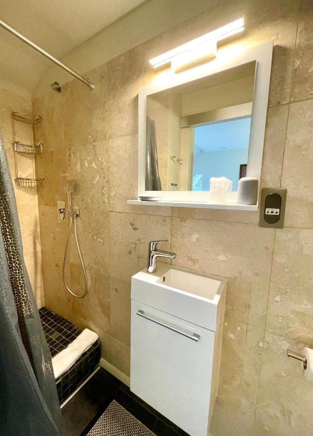 Centr'Hotel Маригот Екстериор снимка