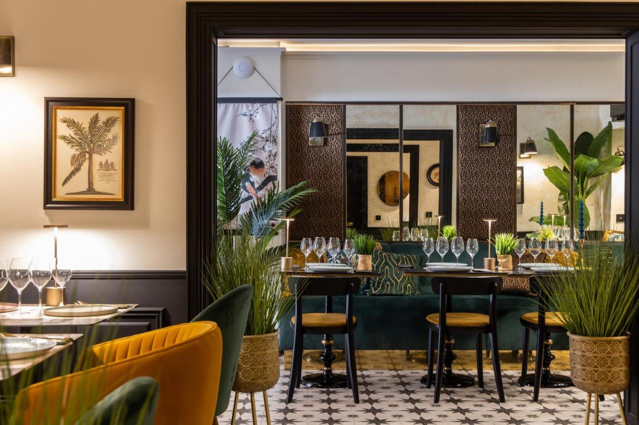 Centr'Hotel Маригот Екстериор снимка