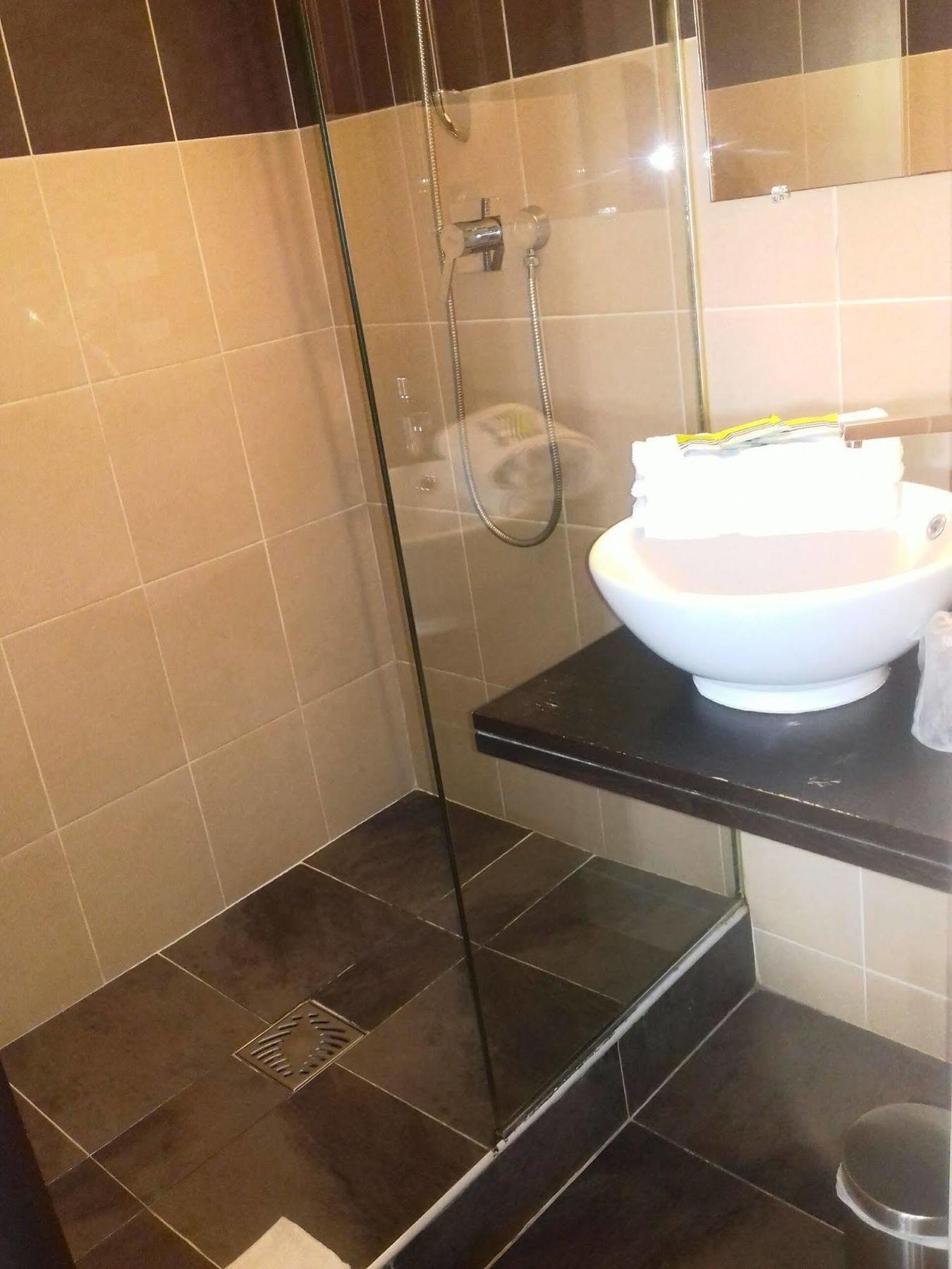 Centr'Hotel Маригот Екстериор снимка
