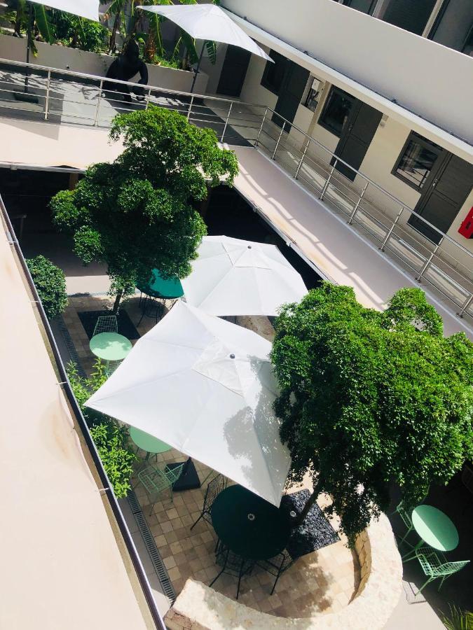 Centr'Hotel Маригот Екстериор снимка