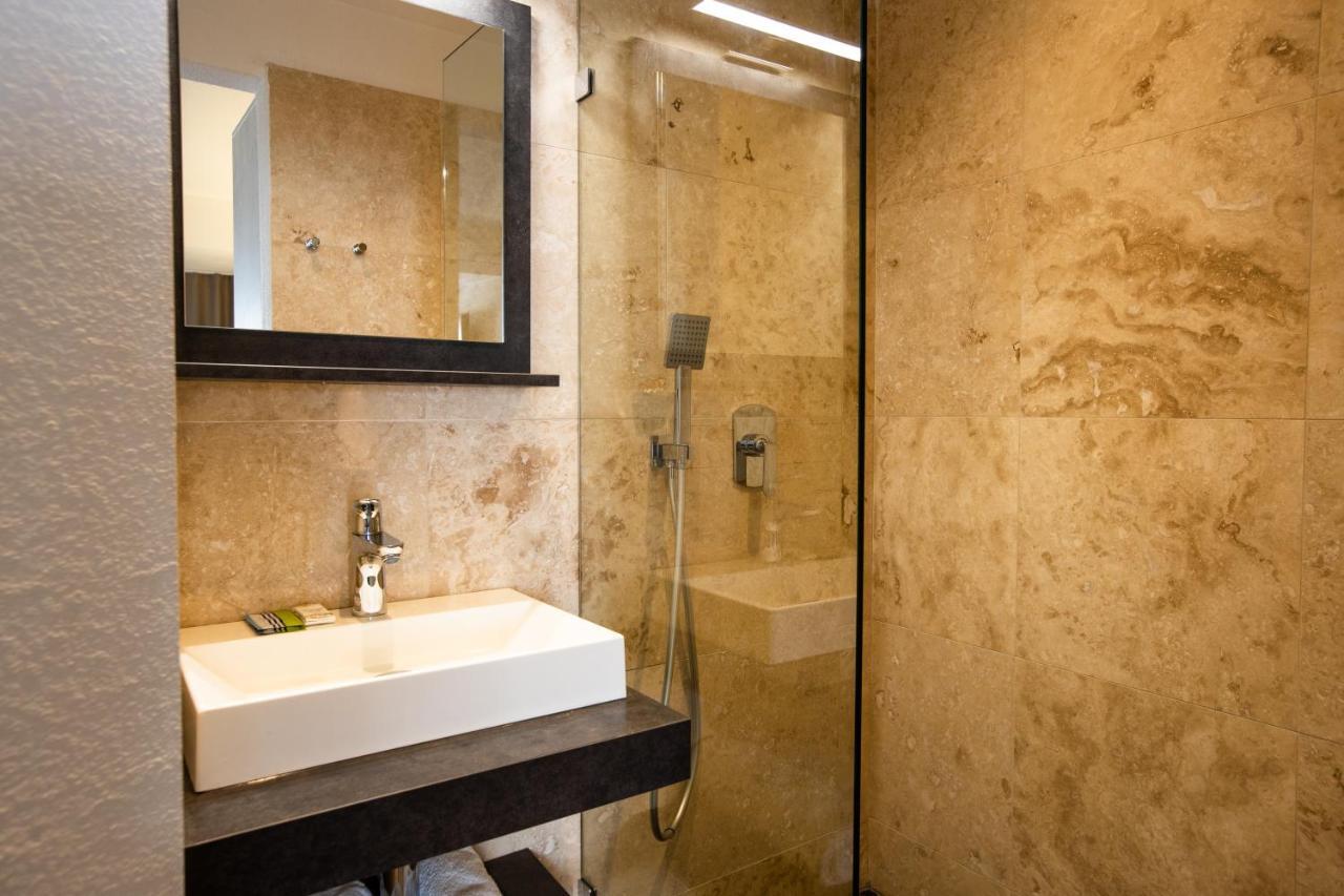 Centr'Hotel Маригот Екстериор снимка