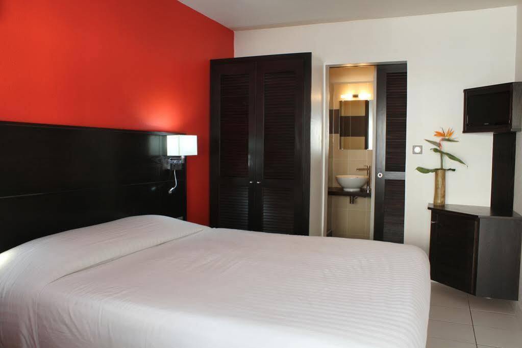 Centr'Hotel Маригот Екстериор снимка
