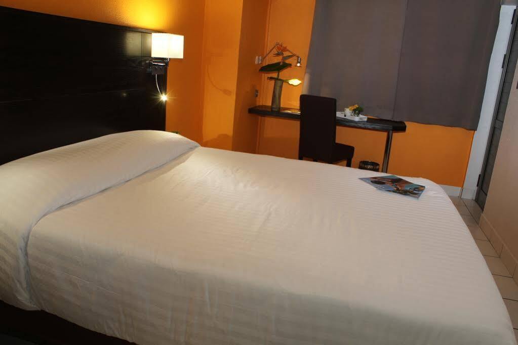Centr'Hotel Маригот Екстериор снимка